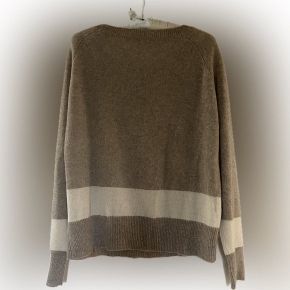 Cashmere Brown and Cream Pull Over Sweater. Size Large - Picture 2 of 4